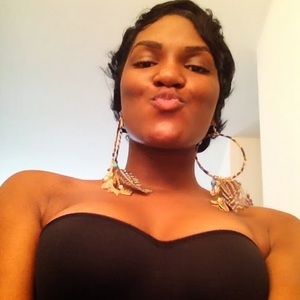 Meet your Posher, Kelli